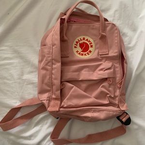 fjallraven kanken mini backpack
